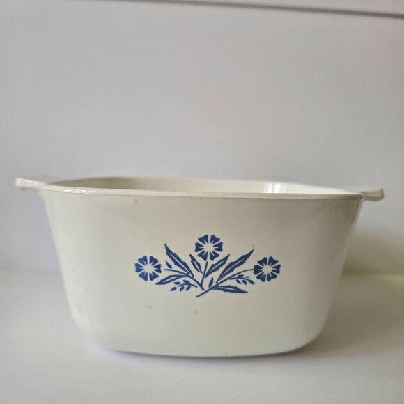 1 3/4 Qt Cornflower Blue Corning Ware Casserole Dish - Made In USA - Picture 6 of 16